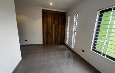 4BEDROOM HOUSE DUPLEX