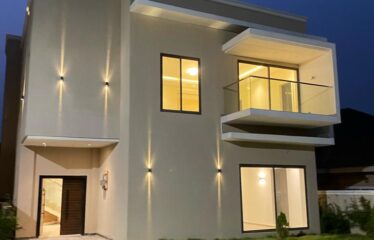 EXECUTIVE 4 BEDROOM DUPLEX HOUSE